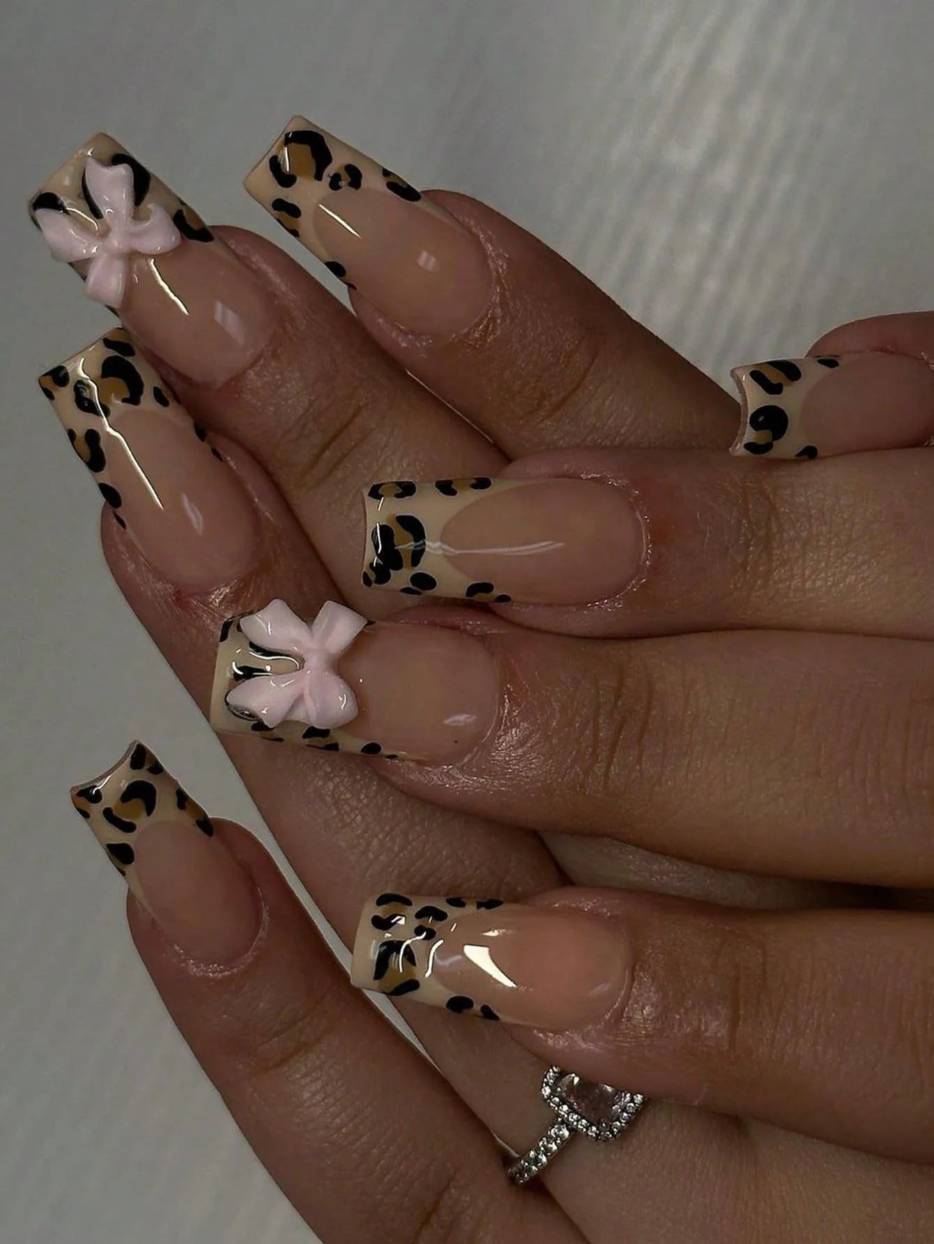 Artaug 24PCS Medium Press On Nails Stiletto Pink Bowknot French Trim Set